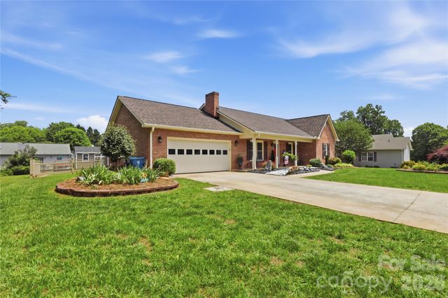 4 Fox Ridge Drive, Granite Falls, NC 28630