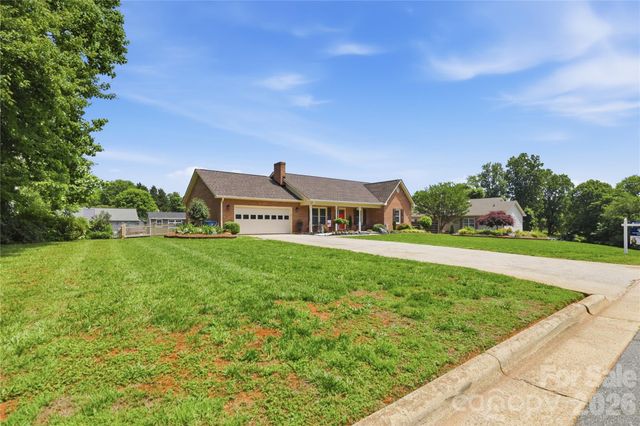 4 Fox Ridge Drive, Granite Falls, NC 28630