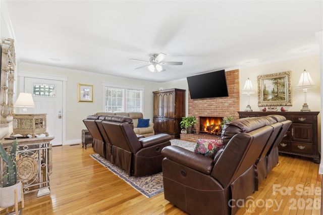 4 Fox Ridge Drive, Granite Falls, NC 28630