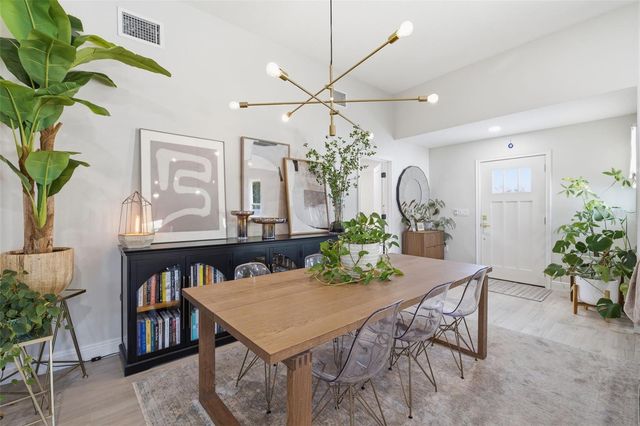 2739 16TH AVENUE N, St Petersburg, FL 33713