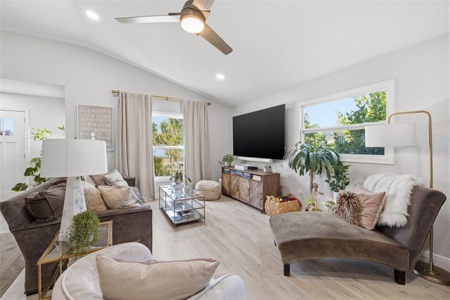 2739 16TH AVENUE N, St Petersburg, FL 33713