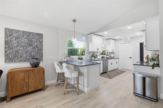 2739 16TH AVENUE N, St Petersburg, FL 33713