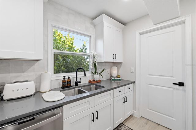 2739 16TH AVENUE N, St Petersburg, FL 33713