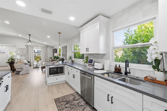 2739 16TH AVENUE N, St Petersburg, FL 33713