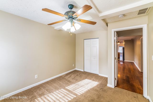 1422 Longfield Ave, Louisville, KY 40215