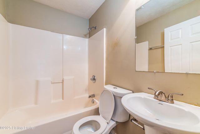 1422 Longfield Ave, Louisville, KY 40215