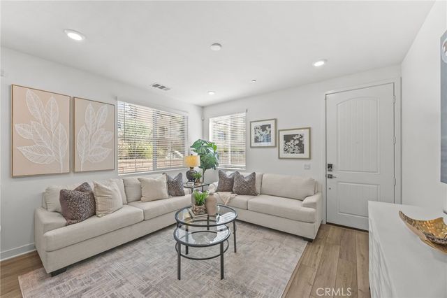 2109 Crescent Moon, Upland, CA 91786