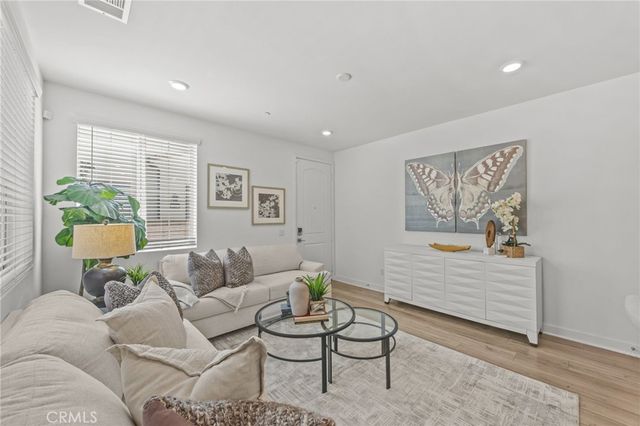 2109 Crescent Moon, Upland, CA 91786