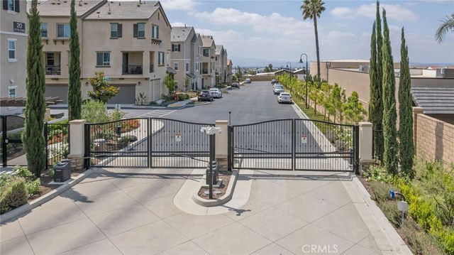 2109 Crescent Moon, Upland, CA 91786