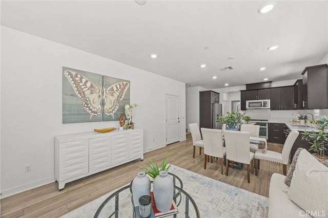 2109 Crescent Moon, Upland, CA 91786