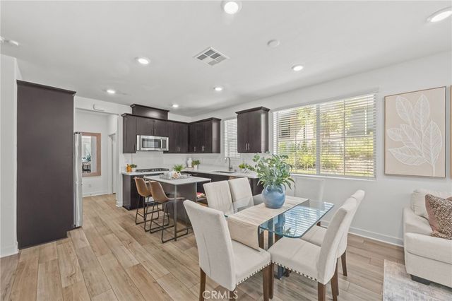 2109 Crescent Moon, Upland, CA 91786