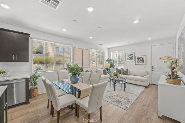2109 Crescent Moon, Upland, CA 91786