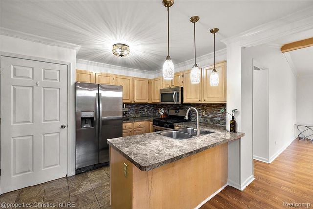 18312 Greenmeadow Drive, Clinton Charter Township, MI 48038