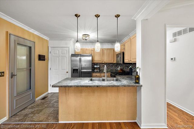 18312 Greenmeadow Drive, Clinton Charter Township, MI 48038