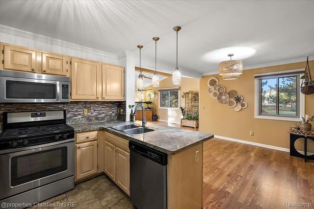 18312 Greenmeadow Drive, Clinton Charter Township, MI 48038