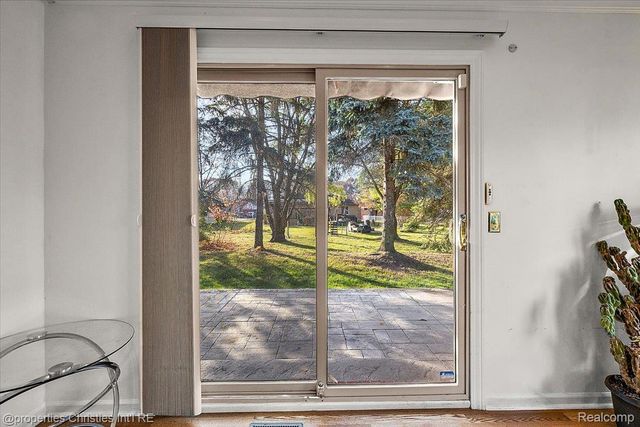 18312 Greenmeadow Drive, Clinton Charter Township, MI 48038