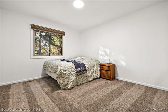 18312 Greenmeadow Drive, Clinton Charter Township, MI 48038