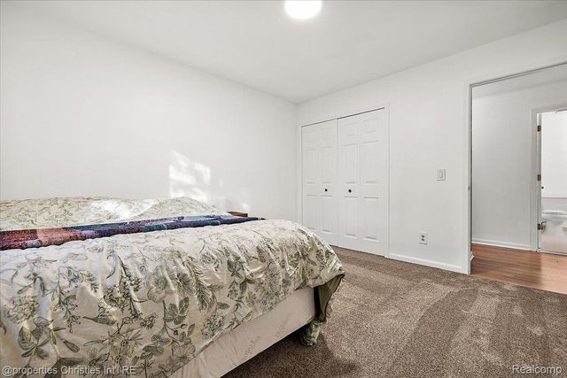 18312 Greenmeadow Drive, Clinton Charter Township, MI 48038