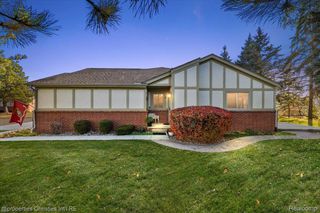 18312 Greenmeadow Drive, Clinton Charter Township, MI 48038