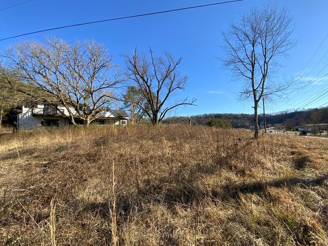 3045 Birds Creek Road, Sevierville, TN 37876