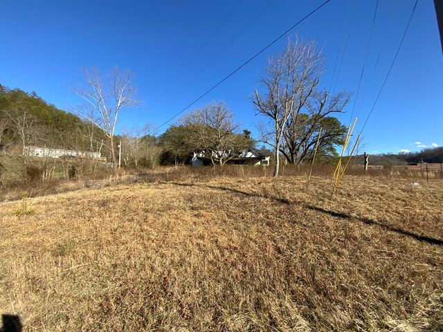 3045 Birds Creek Road, Sevierville, TN 37876