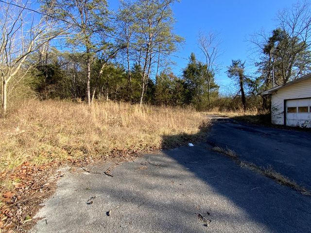 3045 Birds Creek Road, Sevierville, TN 37876