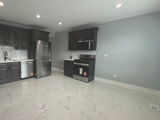 2702 S Union Avenue 2, Chicago, IL 60616