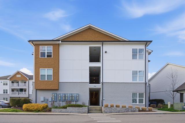 934 Governors Ct Apt 202, Antioch, TN 37013