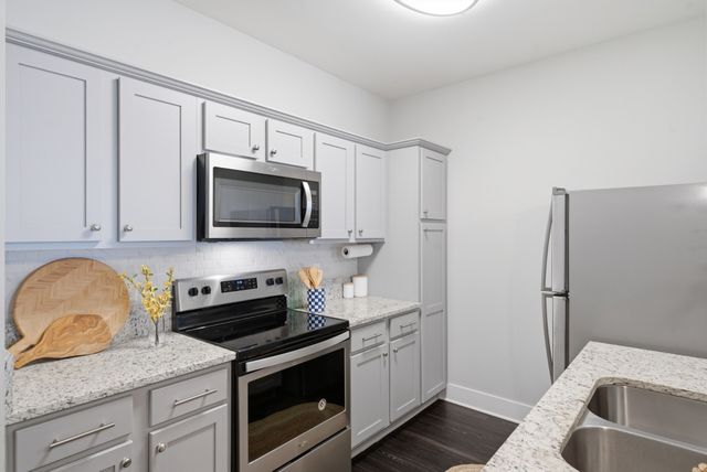 934 Governors Ct Apt 202, Antioch, TN 37013