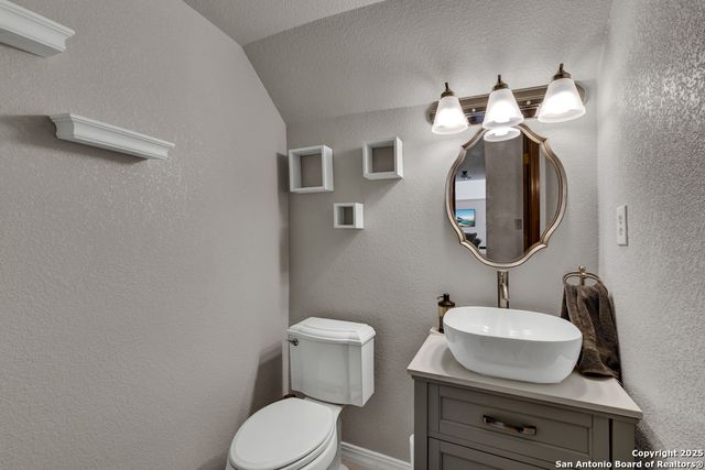 7 Moss Rock, New Braunfels, TX 78130