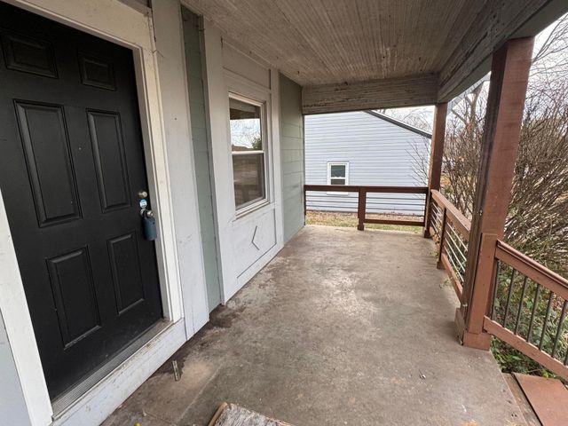 2154 E Cairo Street, Springfield, MO 65802