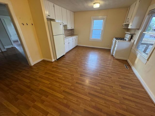 2154 E Cairo Street, Springfield, MO 65802