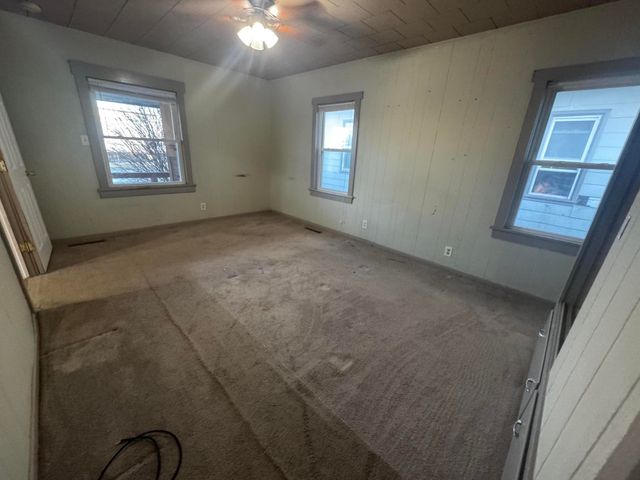 2154 E Cairo Street, Springfield, MO 65802