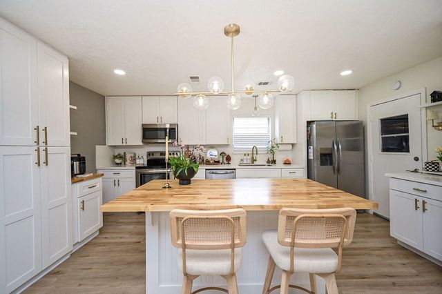 4827 Knotty Oaks Trail, Houston, TX 77045