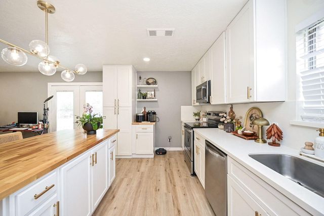 4827 Knotty Oaks Trail, Houston, TX 77045