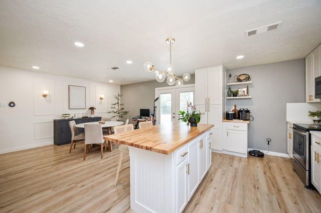 4827 Knotty Oaks Trail, Houston, TX 77045