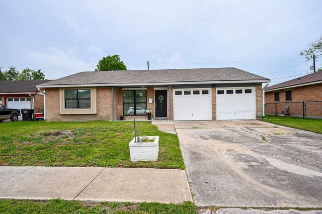 4827 Knotty Oaks Trail, Houston, TX 77045