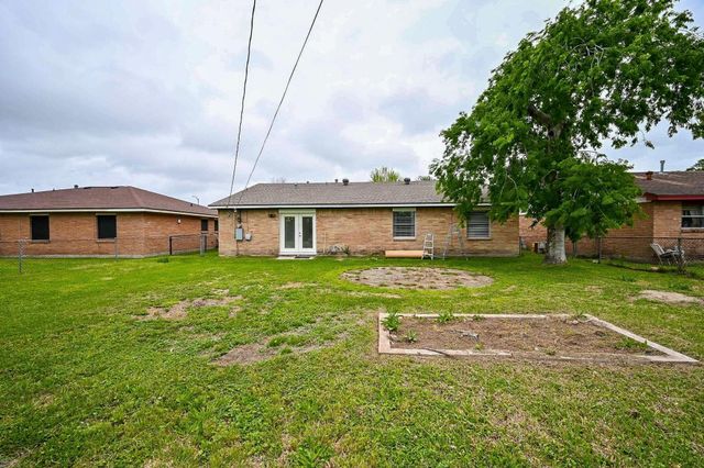 4827 Knotty Oaks Trail, Houston, TX 77045