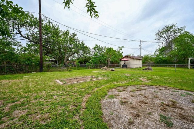 4827 Knotty Oaks Trail, Houston, TX 77045