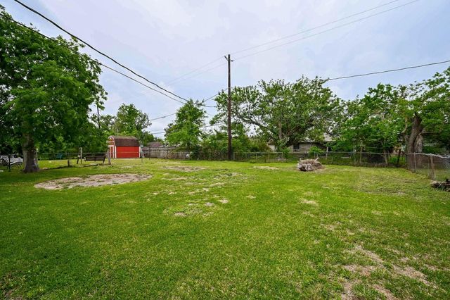 4827 Knotty Oaks Trail, Houston, TX 77045