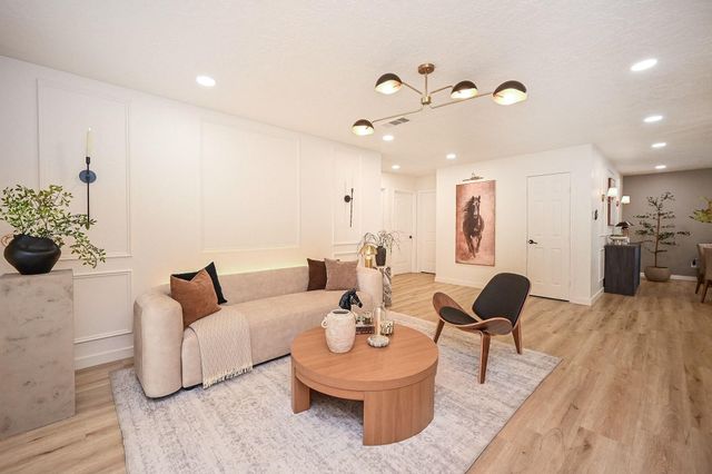 4827 Knotty Oaks Trail, Houston, TX 77045