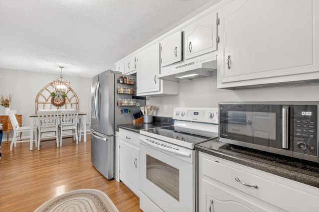 117 Pebble Brook Dr, Murfreesboro, TN 37127