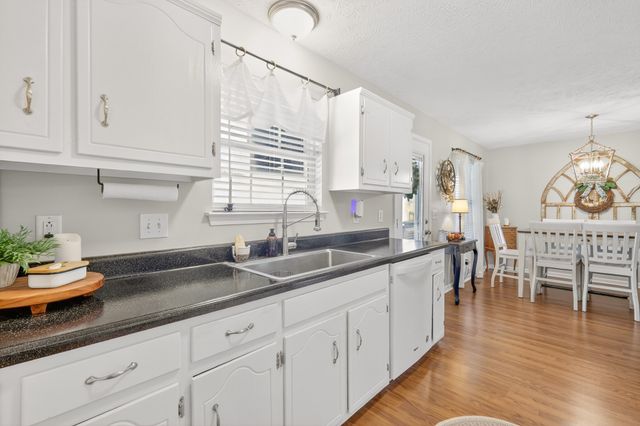 117 Pebble Brook Dr, Murfreesboro, TN 37127