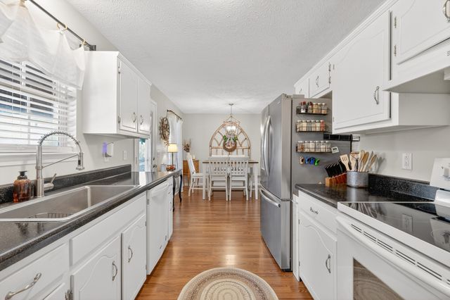 117 Pebble Brook Dr, Murfreesboro, TN 37127