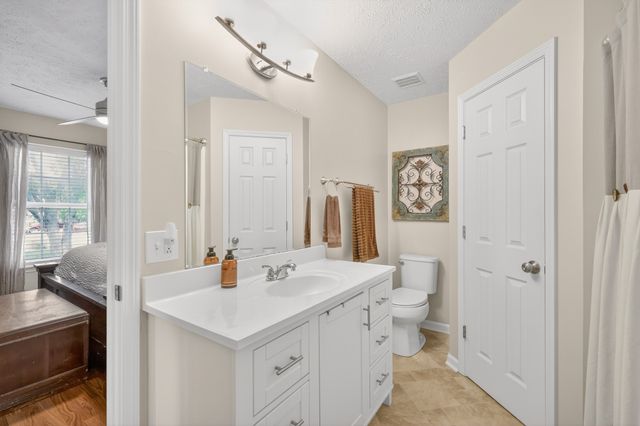117 Pebble Brook Dr, Murfreesboro, TN 37127