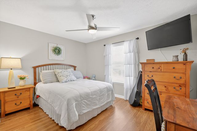 117 Pebble Brook Dr, Murfreesboro, TN 37127