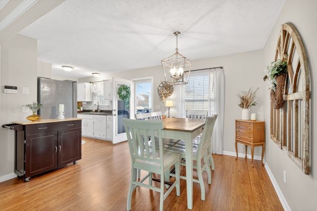 117 Pebble Brook Dr, Murfreesboro, TN 37127