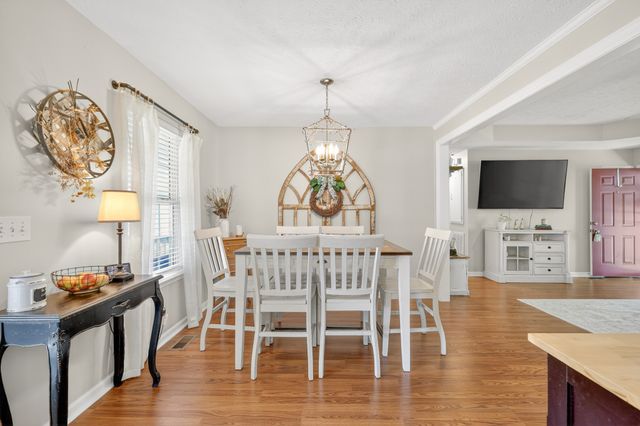 117 Pebble Brook Dr, Murfreesboro, TN 37127
