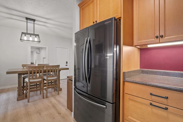 1051 NE Pepperwood Drive, Grants Pass, OR 97526