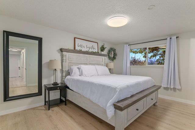 1051 NE Pepperwood Drive, Grants Pass, OR 97526